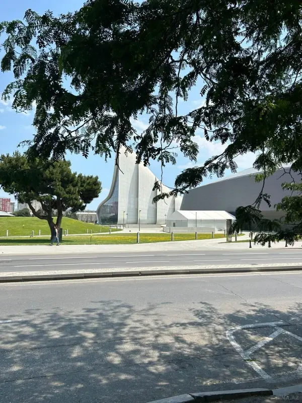 Satılır 3 otaqlı mənzil 128 m²