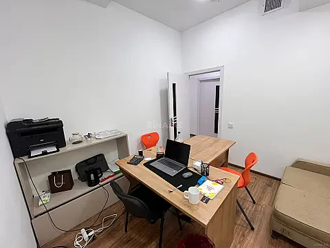 Kirayə verilir 1 otaqlı ofis 15 m² — Bakı, Sahil qəs. 1 otaq 15.00 m²