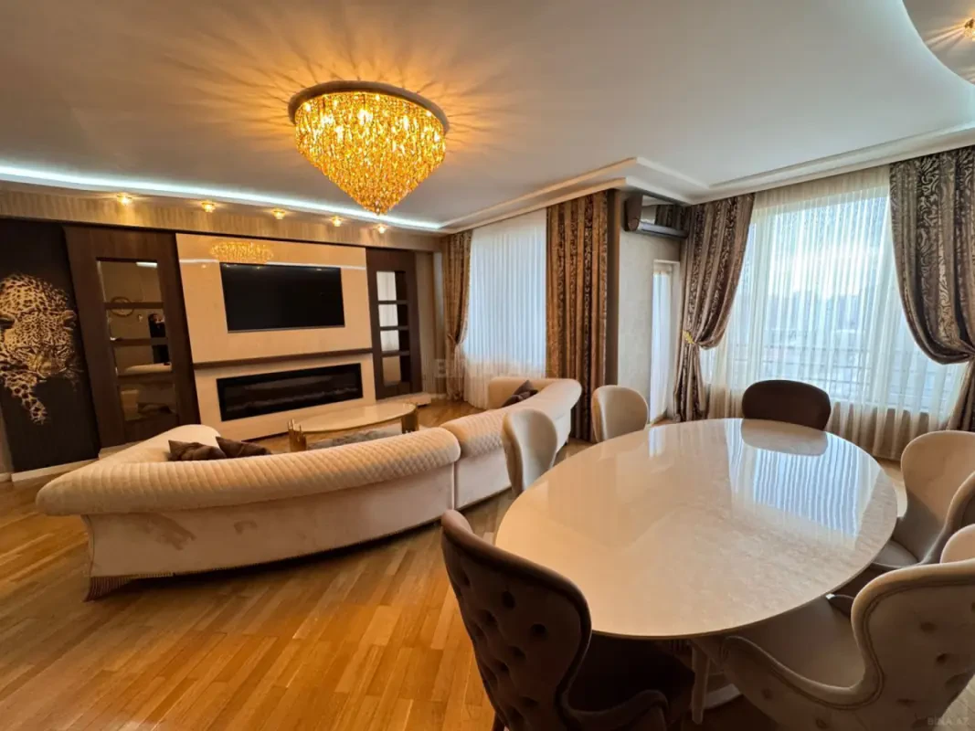 Satılır 5 otaqlı mənzil 218 m²