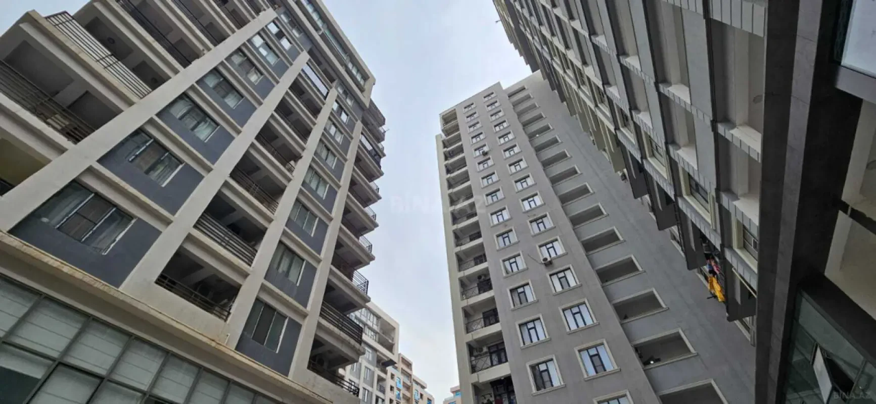 Satılır 3 otaqlı mənzil 162 m²