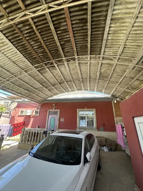 Satılır 4 otaqlı həyət evi 180 m²