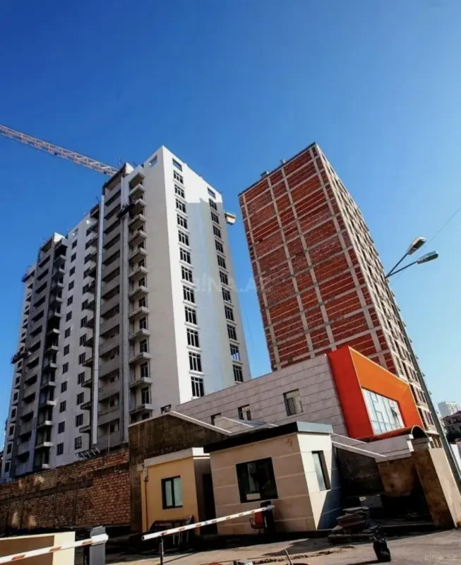 Satılır 2 otaqlı mənzil 71.1 m²