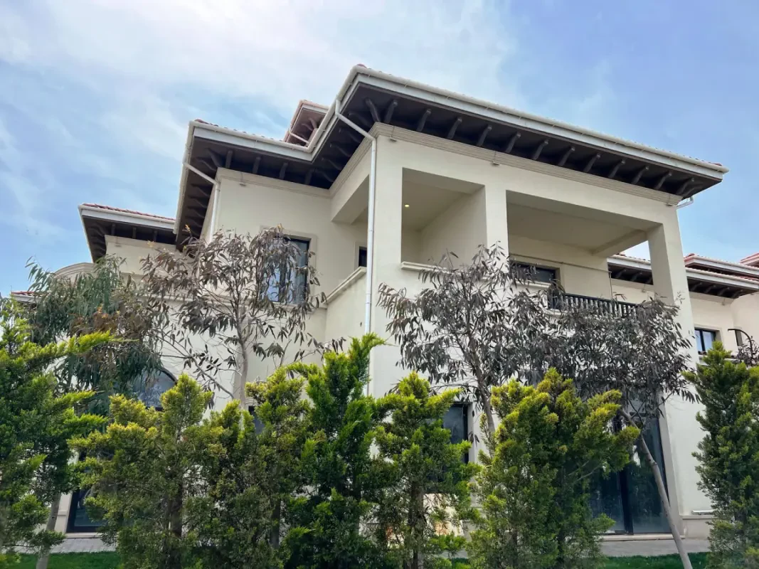 Satılır 5 otaqlı həyət evi 200 m²