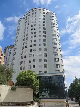 Satılır 4 otaqlı mənzil 230 m² — Bakı, Nizami 4 otaq 230.00 m²
