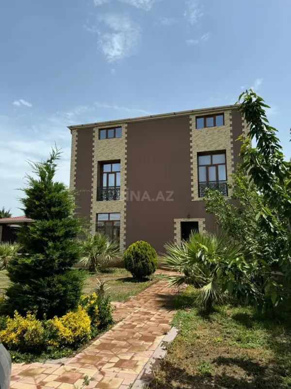 Kirayə verilir 5 otaqlı həyət evi 300 m²