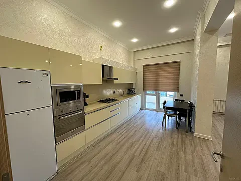 Kirayə verilir 3 otaqlı mənzil 145 m² — Bakı 3 otaq 145.00 m²