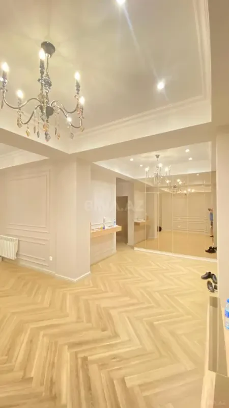 Satılır 3 otaqlı mənzil 103 m²