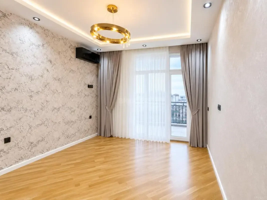 Satılır 2 otaqlı mənzil 70 m²