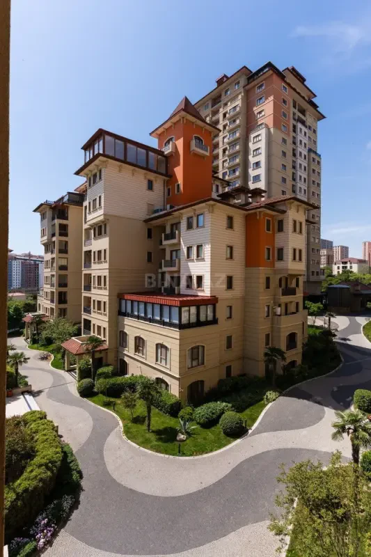 Kirayə verilir 4 otaqlı mənzil 205 m²