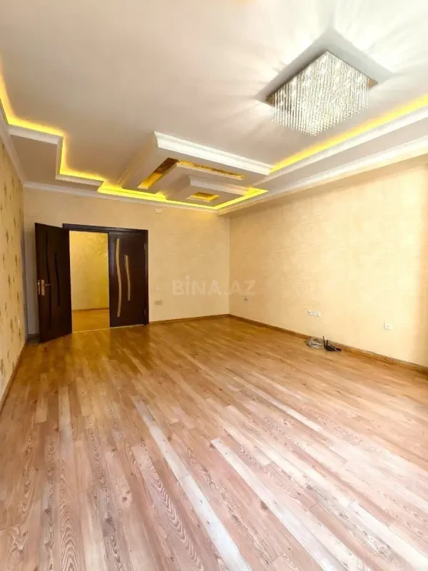 Satılır 3 otaqlı mənzil 115 m²