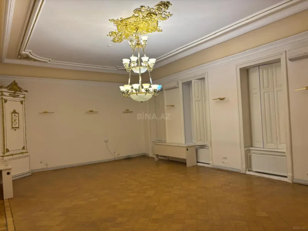 Kirayə verilir 8 otaqlı ofis 361 m²