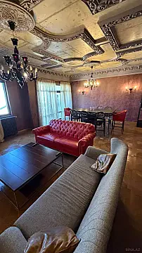 Satılır 3 otaqlı mənzil 230 m² — Bakı, Nizami 3 otaq 230.00 m²