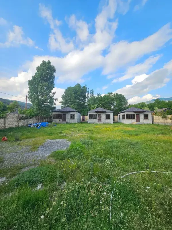 Satılır obyekt 1400 m²