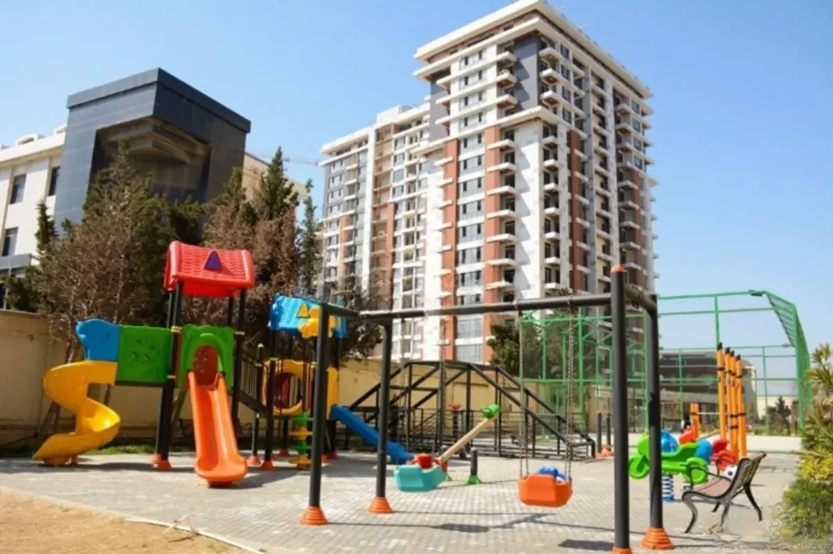 Satılır 3 otaqlı mənzil 126.7 m²