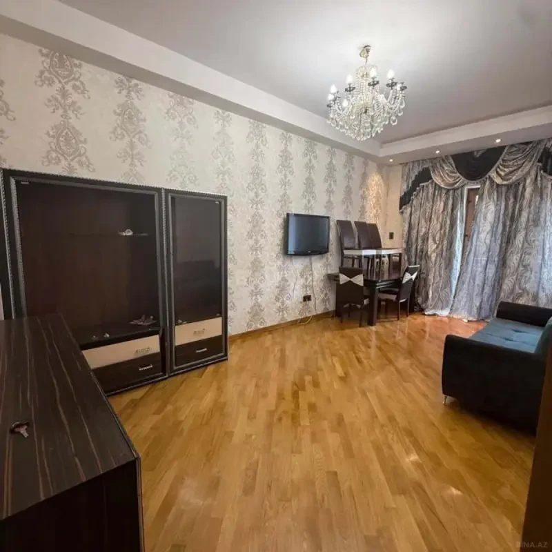 Kirayə verilir 2 otaqlı mənzil 80 m²