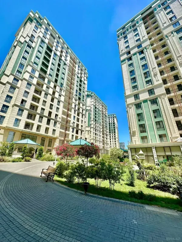 Satılır 3 otaqlı mənzil 140 m²