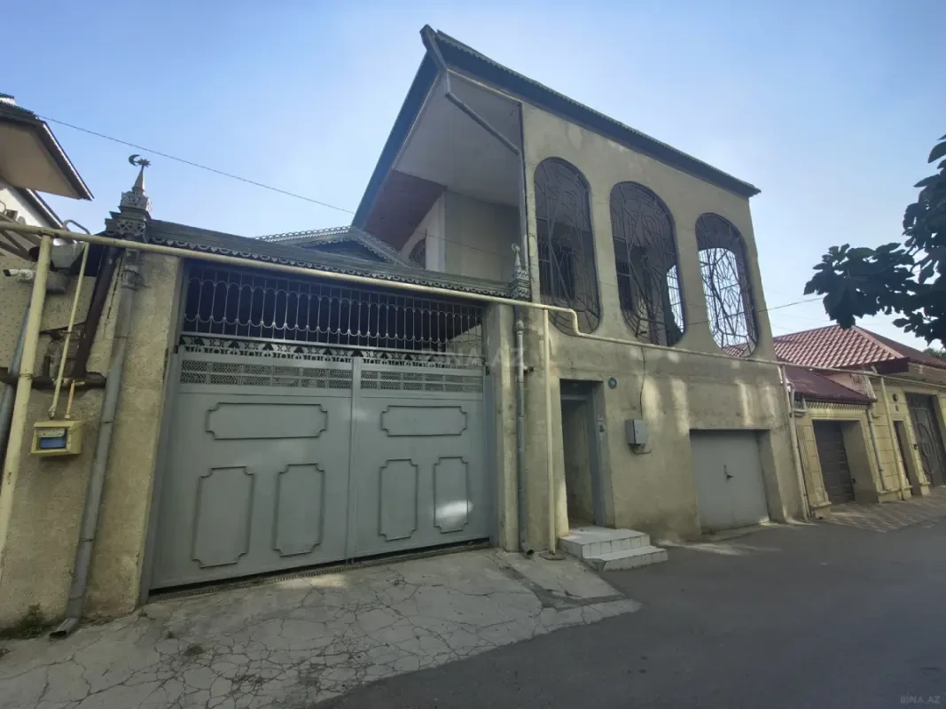 Satılır 5 otaqlı həyət evi 200 m²