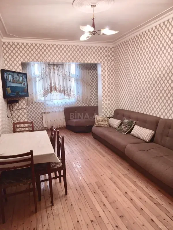Kirayə verilir 2 otaqlı mənzil 50 m²