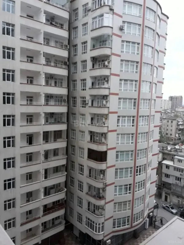 Kirayə verilir 3 otaqlı mənzil 126 m²