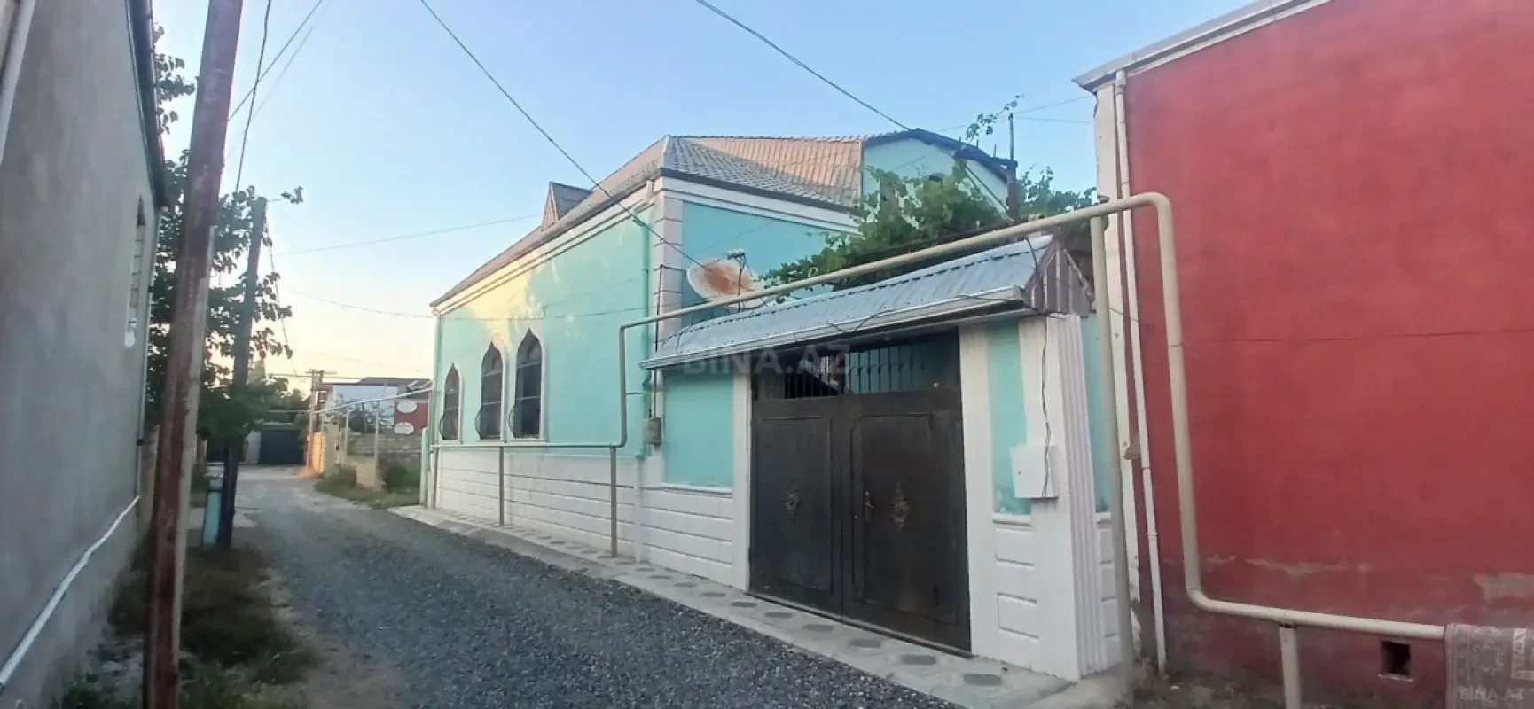 Satılır 5 otaqlı həyət evi 180 m²