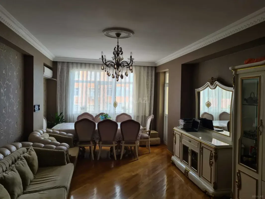 Kirayə verilir 2 otaqlı mənzil 93 m²