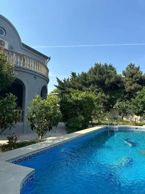 Kirayə verilir 5 otaqlı həyət evi 250 m²