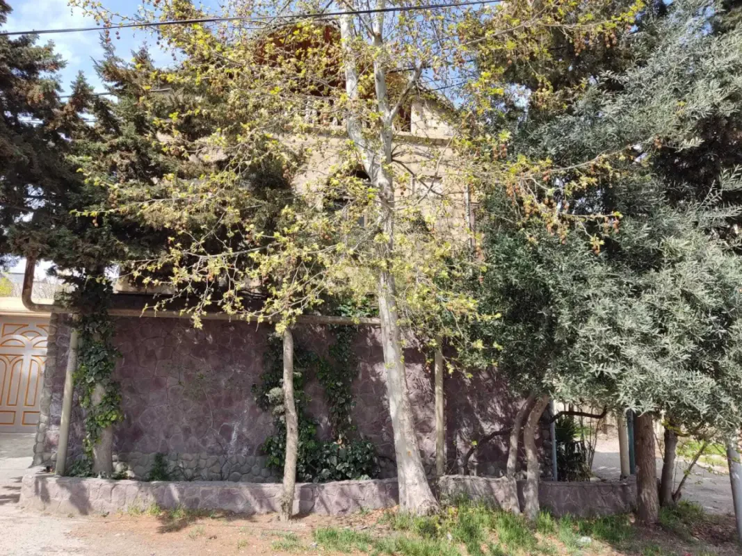 Satılır 7 otaqlı həyət evi 270 m²