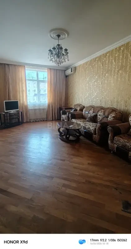 Kirayə verilir 2 otaqlı mənzil 80 m²