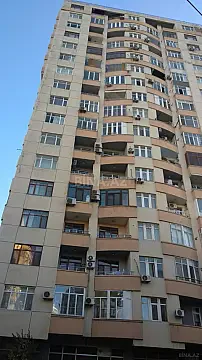 Satılır 2 otaqlı mənzil 95 m² — Bakı, Memar Əcəmi yanı 2 otaq 95.00 m²
