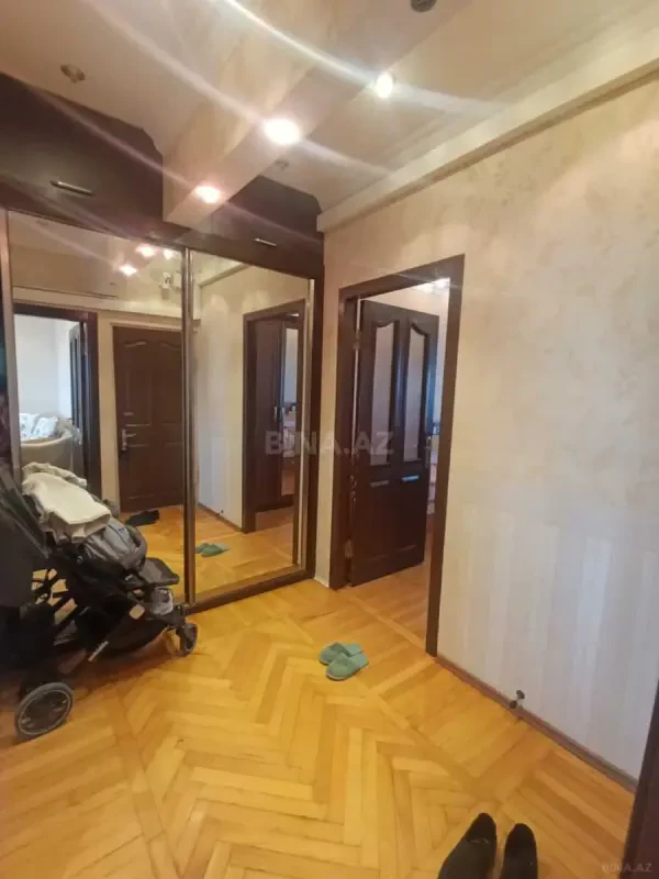 Satılır 2 otaqlı mənzil 65 m²