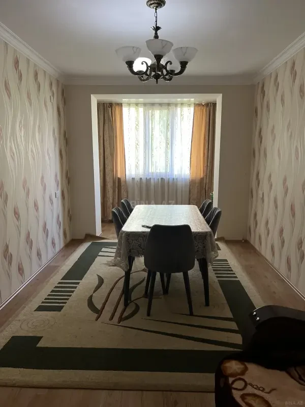 Satılır 4 otaqlı mənzil 110 m²