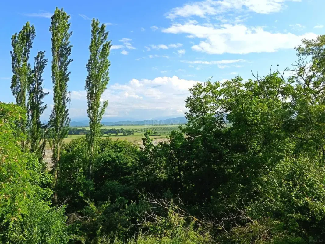 Satılır 4 otaqlı həyət evi 200 m²