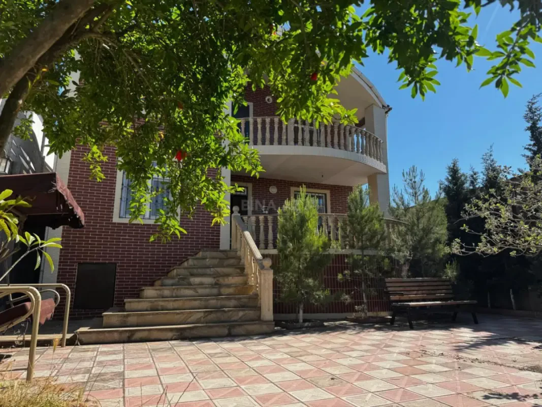 Satılır 6 otaqlı həyət evi 165 m²