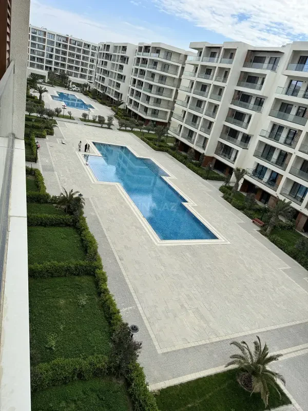 Kirayə verilir 2 otaqlı mənzil 98 m²