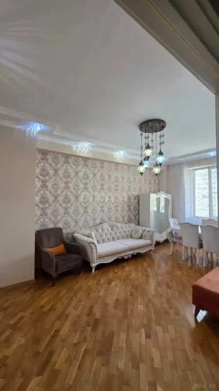Kirayə verilir 2 otaqlı mənzil 70 m²