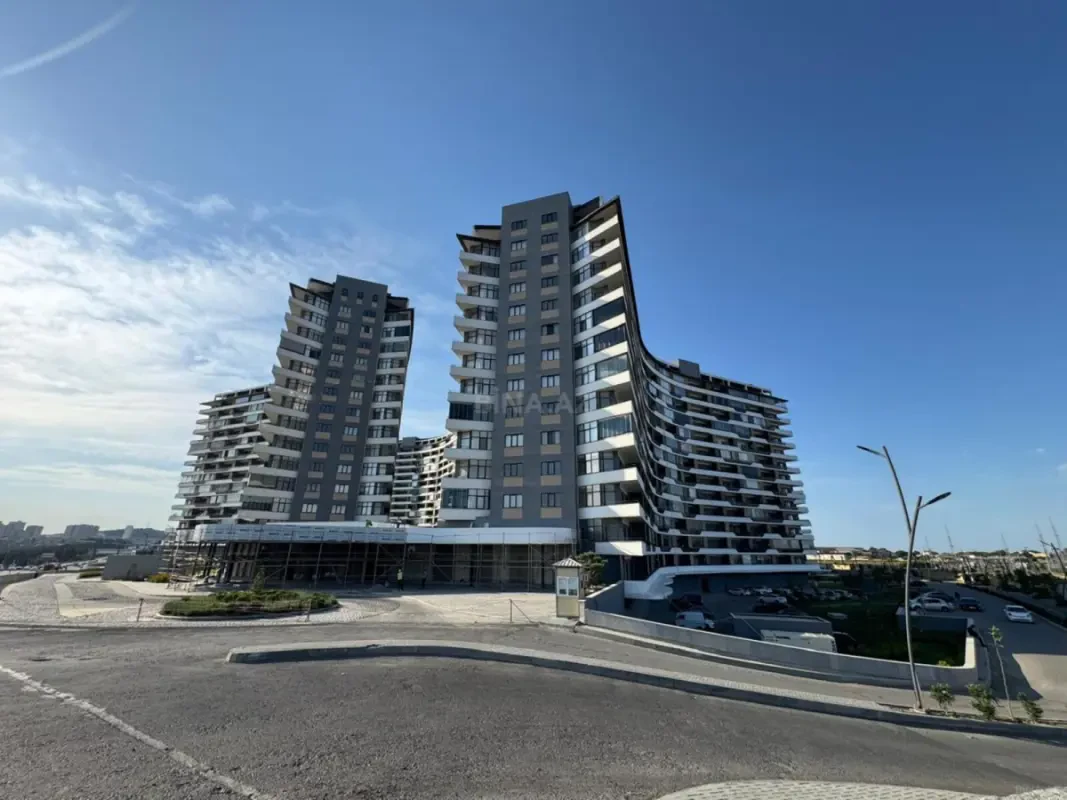 Satılır 2 otaqlı mənzil 91.6 m²