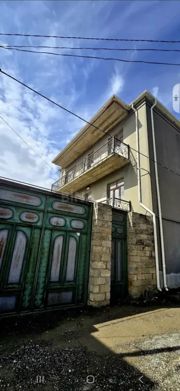 Satılır 7 otaqlı həyət evi 350 m²