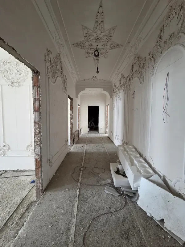 Satılır 3 otaqlı mənzil 122 m²