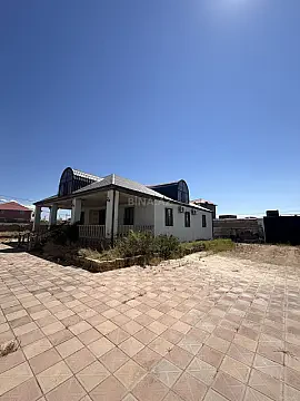 Satılır 4 otaqlı həyət evi 270 m² — Bakı 4 otaq 270.00 m²