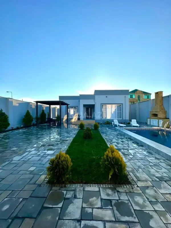 Satılır 4 otaqlı həyət evi 200 m²