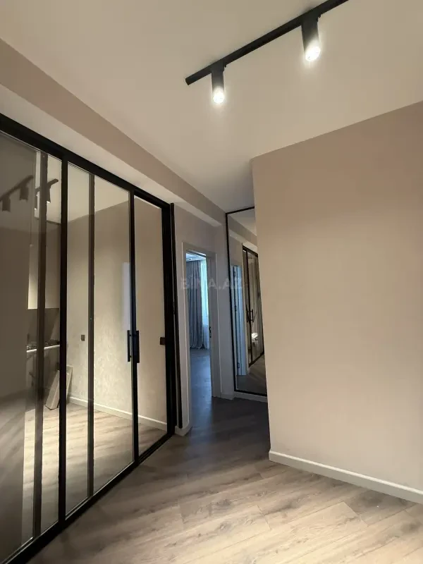 Satılır 2 otaqlı mənzil 67 m²