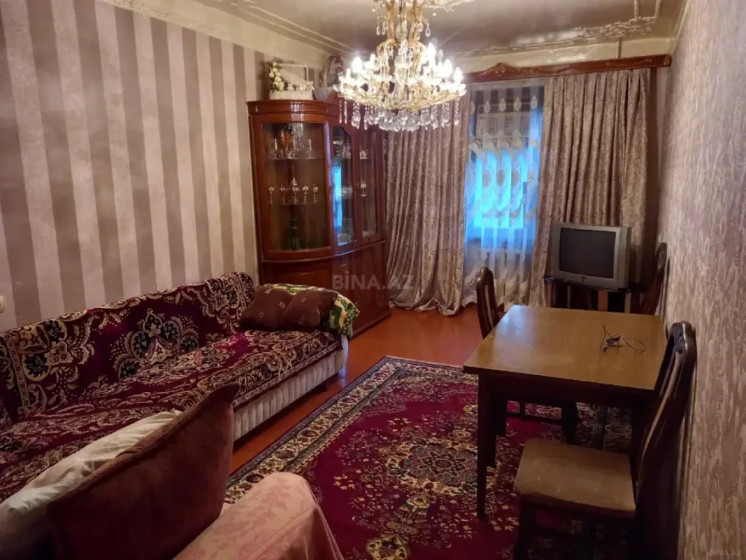 Satılır 5 otaqlı mənzil 110 m²