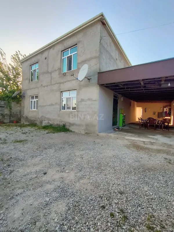 Satılır 4 otaqlı həyət evi 200 m²