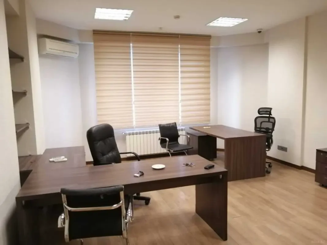 Kirayə verilir 10 otaqlı ofis 200 m²