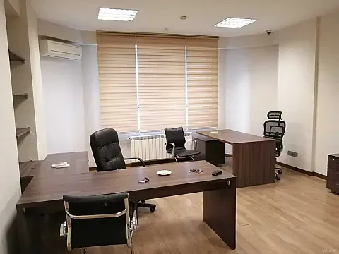 Kirayə verilir 10 otaqlı ofis 200 m² — Bakı 10 otaq 200.00 m²