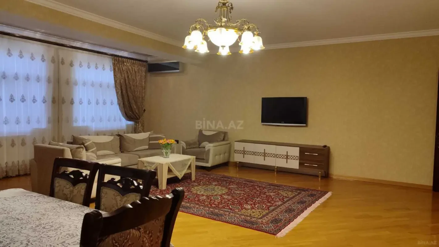 Kirayə verilir 2 otaqlı mənzil 105 m²