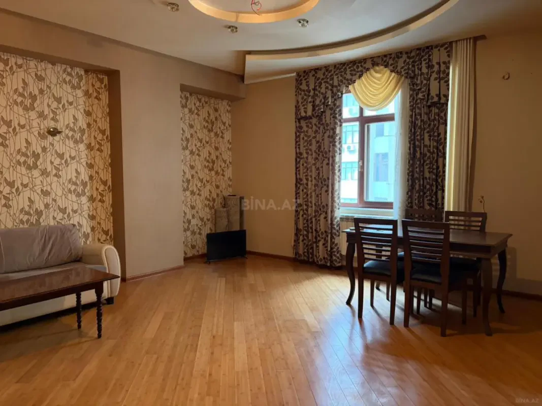 Kirayə verilir 3 otaqlı mənzil 125 m²
