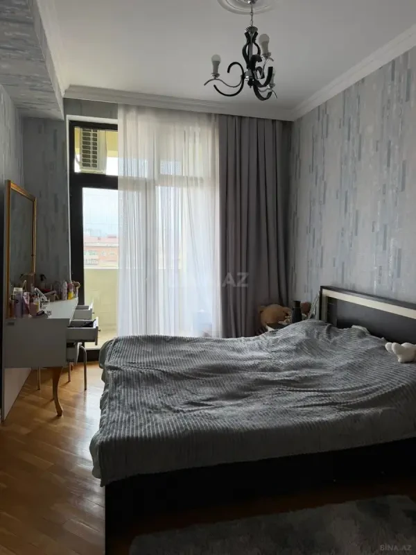 Kirayə verilir 3 otaqlı mənzil 1000 m²