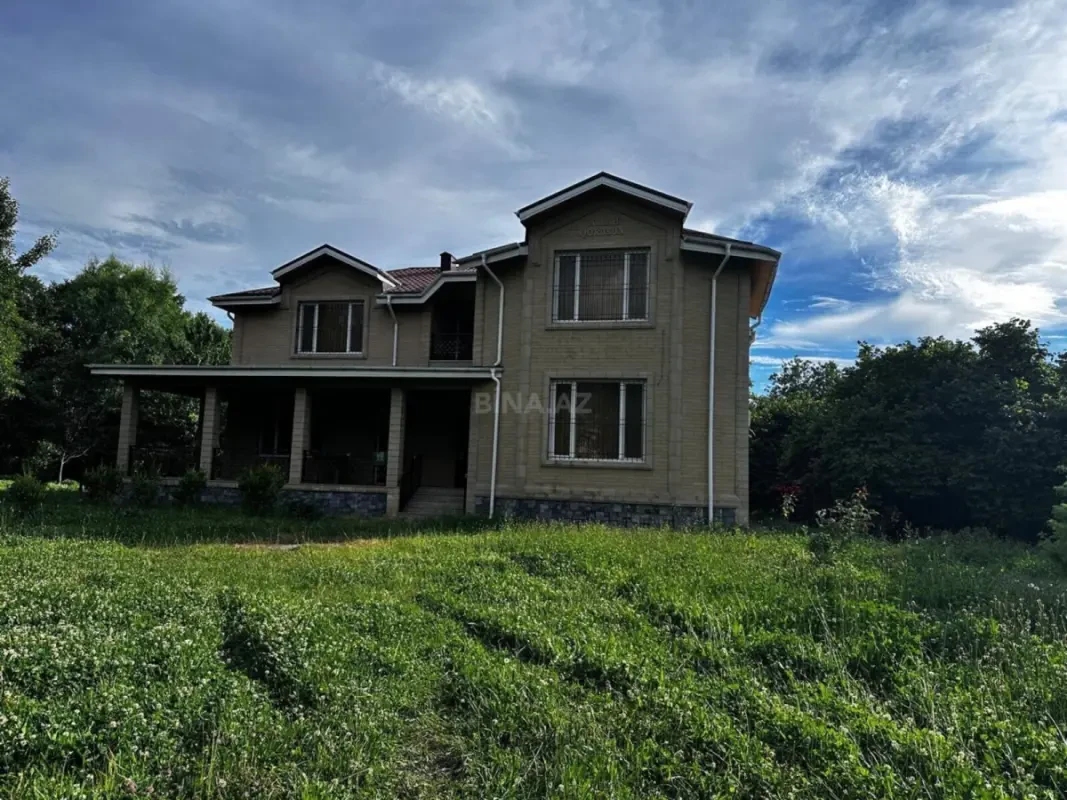Kirayə verilir 7 otaqlı həyət evi 350 m²