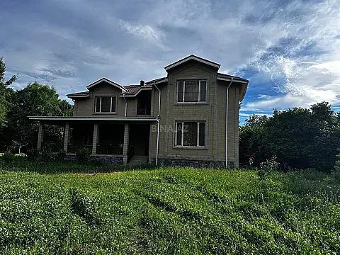 Kirayə verilir 7 otaqlı həyət evi 350 m² — Balakən 7 otaq 350.00 m²